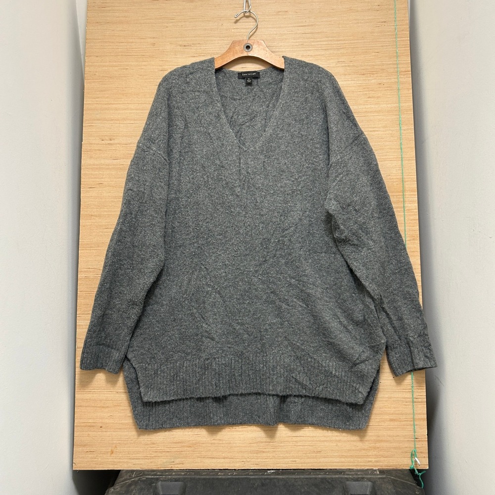 Ann Taylor Womens XL Grey V-Neck Tunic Sweater High Low Hem Relaxed Fit Knit